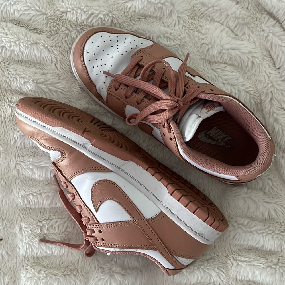 rose nike dunk low size 7.5
